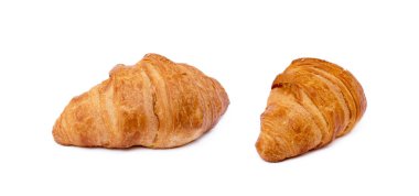  Taze tereyağlı kruvasan beyaz arka planda izole edilmiş. 