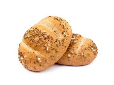 Gevrek topuz beyaz arka plan üzerinde izole kimyon serpilir