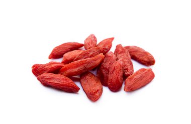 Goji berry izole üzerinde beyaz arka plan