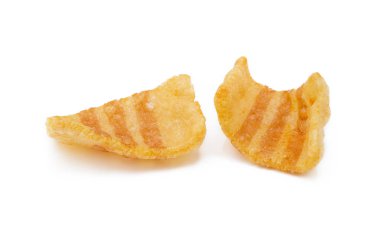 Beyaz arka planda izole Füme pastırma lezzet ile kızarmış buğday patates snack