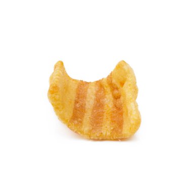 Kızarmış buğday-patates aperatifi. Beyaz arka planda izole edilmiş domuz pastırması tadında.