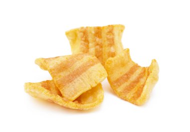 Kızarmış buğday-patates aperatifi. Beyaz arka planda izole edilmiş domuz pastırması tadında.