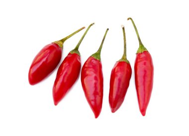 Beyaz arka plan üzerinde izole kırmızı biber