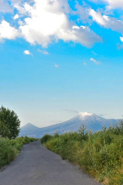 Road Great Mountain Арарат — стоковое фото