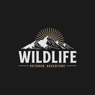 Dağ Macerası Dış Mekan Seyahat ve Yürüyüş Logosu İllüstrasyonu