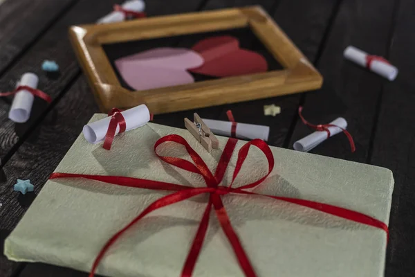 Plat Pune Fundal Romantic Vedere Sus Giftbox Hârtii Dorințe Laminate — Fotografie, imagine de stoc