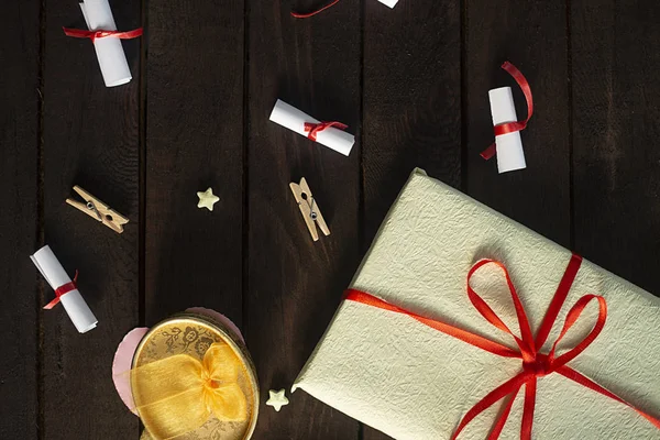 Επίπεδη Lay Ρομαντικό Υπόβαθρο Top View Giftbox Συσκευασία Δώρου Χαρτί — Φωτογραφία Αρχείου