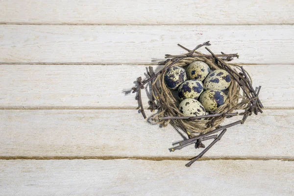 Mutlu Paskalya Hıristiyanlık Hıristiyan Geleneği Konseptiyle Paskalya Yumurtaları Ahşap Arka — Stok fotoğraf