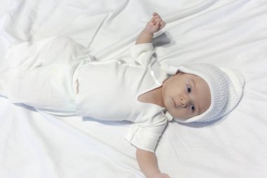 Yeni doğan bebek çocuk örgü şapka huzur içinde yalan beyaz
