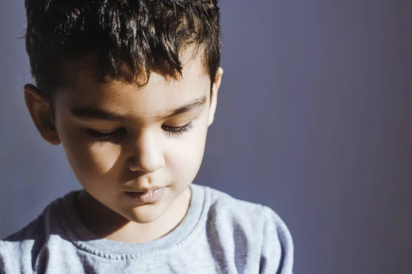 Niño de cinco años. — Foto de Stock