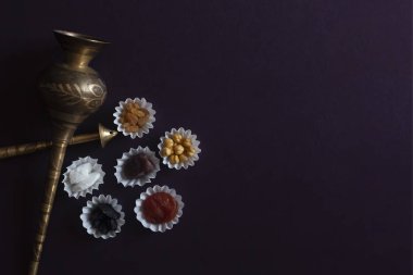 EID Mübarek. Farklı iftar tatlılar. Eid Al Kurban Bayramı kutlama. İslam geleneksel tatil. Eid al-Bayramı. Holly ay Ramazan. Orta Doğu dini bayram. Kurutulmuş tarihi meyve. Düz yatıyordu, en iyi görünümü.