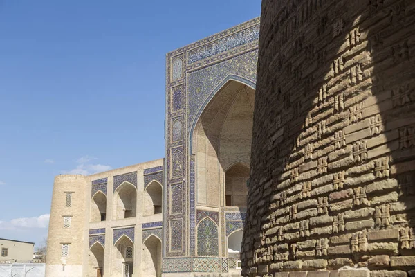 Complexul arhitectural Poi-Kalyan. Vedere de la Madrasah Miri Arab — Fotografie, imagine de stoc