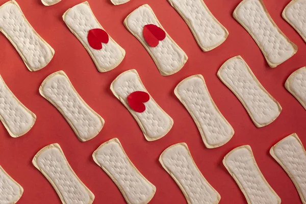 Mucha higiene femenina o almohadillas menstruales. Servilletas sanitarias para mujeres. Concepto menstrual . —  Fotos de Stock