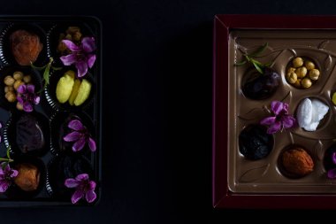 EID Mübarek. Farklı iftar tatlılar. Eid Al Kurban Bayramı kutlama. İslam geleneksel tatil. Eid al-Bayramı. Holly ay Ramazan. Orta Doğu dini bayram. Kurutulmuş tarihi meyve. Düz yatıyordu, en iyi görünümü.