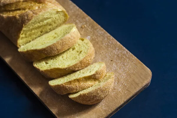 Food concept. Brood gesneden. Bovenaanzicht. Vrije ruimte voor tekst — Gratis stockfoto