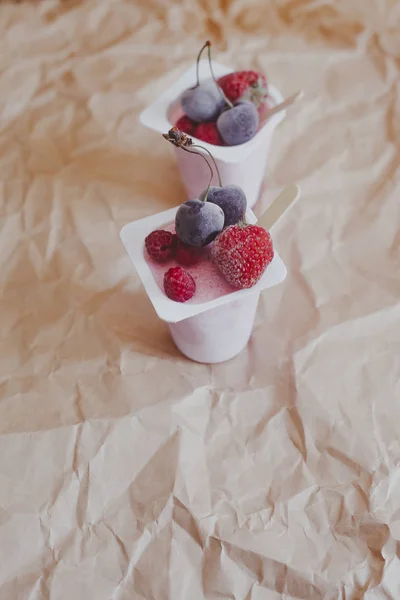 Domácí čerstvý jogurt. Sladkej sladký dezert — Stock fotografie
