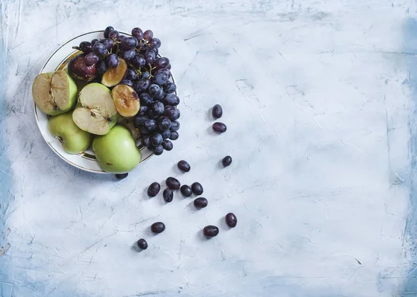 Тарілка зі свіжих фруктів — Безкоштовне стокове фото