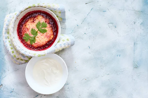 Řepa a mrkvová polévka se sýrem Feta — Stock fotografie