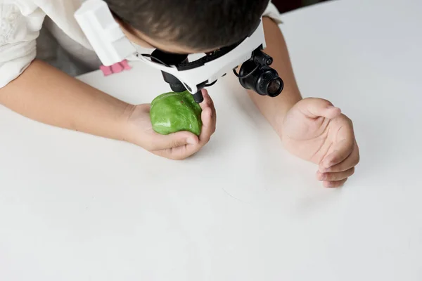 Química increíble para niños mayores Imagen De Stock