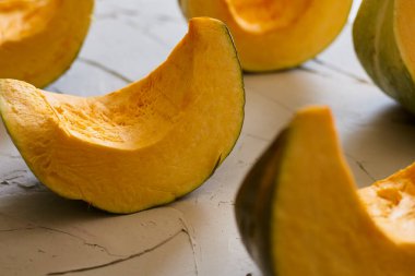 Bir sıra balkabağı kesimi