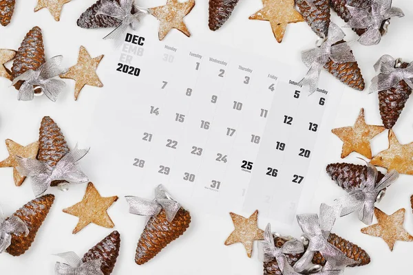 Eenvoudige maandelijkse kalender december 2020 — Stockfoto