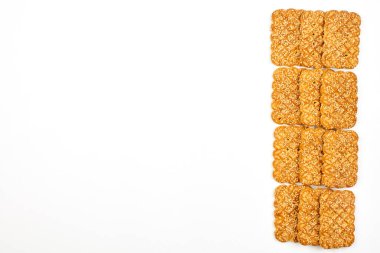 Beyaz üzerine tatlı kurabiyeler