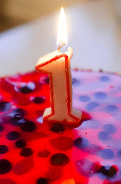 Una Torta Compleanno Una Candela Anno — Foto Stock