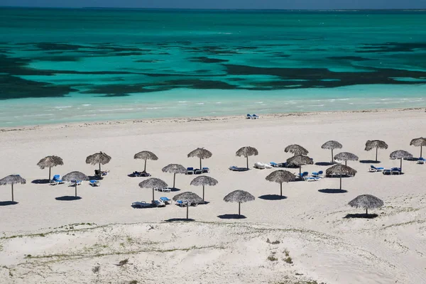 Karibik tropischen türkisfarbenen Sandstrand in Varadero — Stockfoto