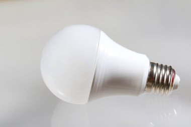 Beyaz led ampul