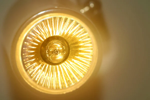 Gelbe LED-Glühbirne — Stockfoto