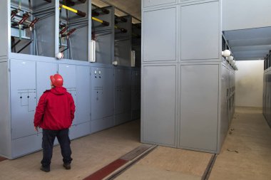 Elektrikçi kontrol yüksek gerilim güç anahtarı