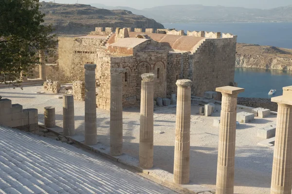 Acropoli di Lindos nell'isola greca Rhodos — Foto Stock