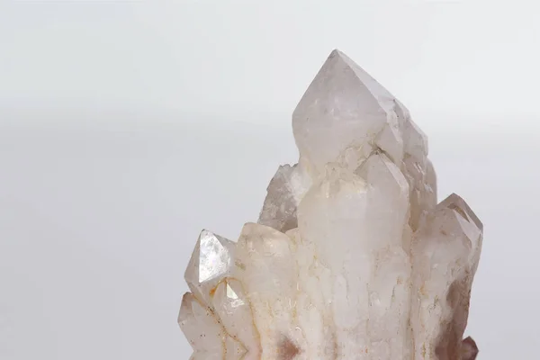 Кварцевый кристалл кремния и кислорода — стоковое фото