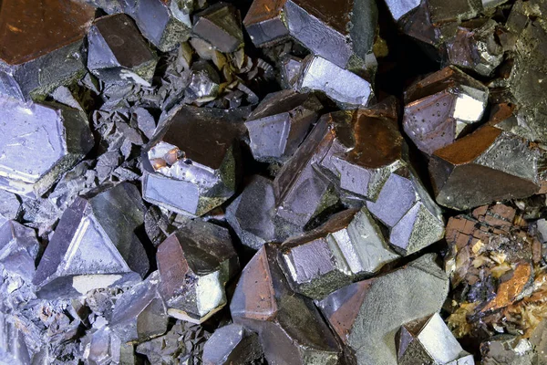 Detail des Magnetit-Kristalls, der wichtigsten Eisenerze lizenzfreie Stockfotos