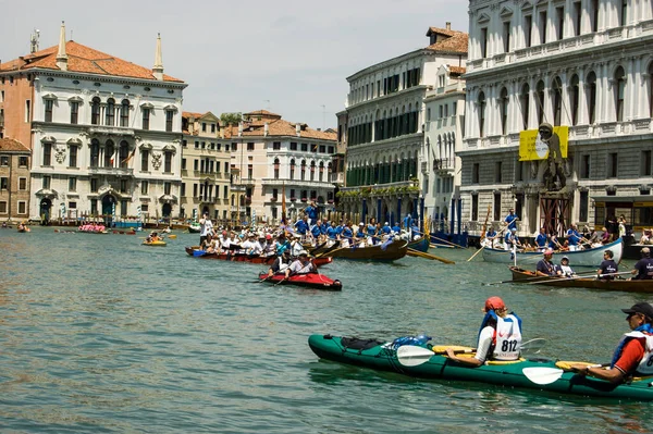 Venedig Italien Juni 2011 Kleine Boote Rasen Bei Der Venezianischen — Stockfoto