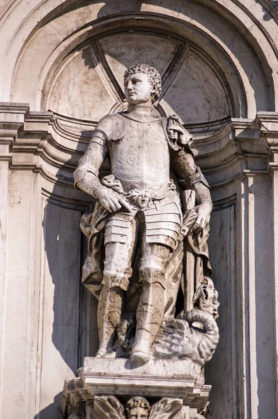 Estatua Piedra Del Antiguo Patrón Venecia San Teodoro Parado Encima —  Fotos de Stock