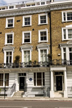 Ünlü kaşif Kaptan Robert Falcon Scott (1868 - 1912), Güney Kutbu 'na yaptığı başarısız seferden önce Londra' nın Chelsea kentindeki bu Gürcistan konağında yaşıyordu..