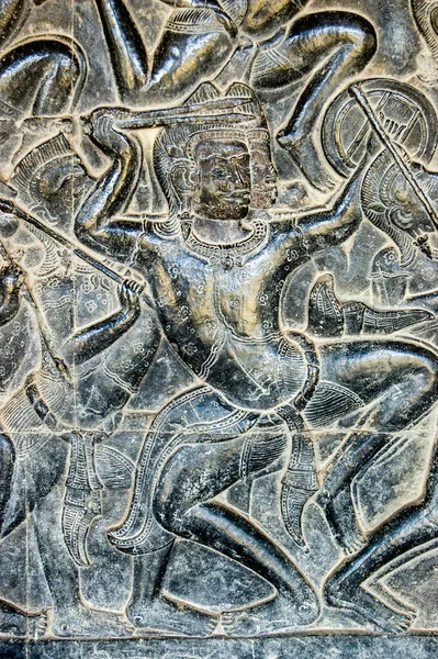 マハーバーラタで説明されているように クルクシェトラの戦いで戦ったカウラの兵士のバスレリーフ彫刻 西ギャラリー 南セクション アンコールワット カンボジア — ストック写真