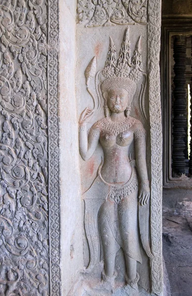 Escultura Uma Deusa Apsara Dançando Pilar Templo Angkor Wat Siem — Fotografia de Stock