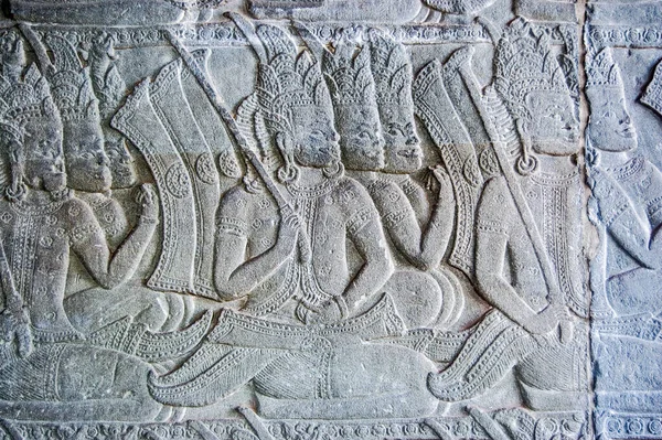 Soldados Semidioses Arrodillados Epopeya Hindú Del Ramayana Bajorrelieve Tallado Templo — Foto de Stock