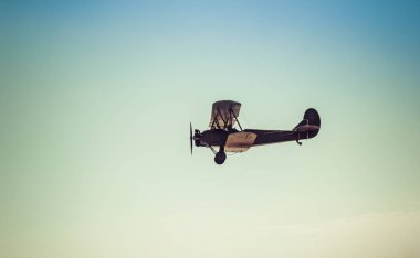 Hava Filosu gün. Çift kanatlı hava gökyüzünde