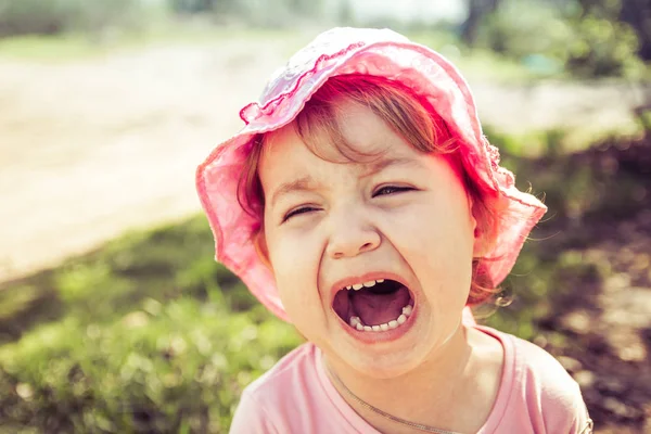 Retrato Niño Infeliz Bebé Grita Niño Está Enojado —  Fotos de Stock