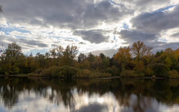 Forest Lake Landscape Autumn Cloudy Weather — Stock Photo, Image