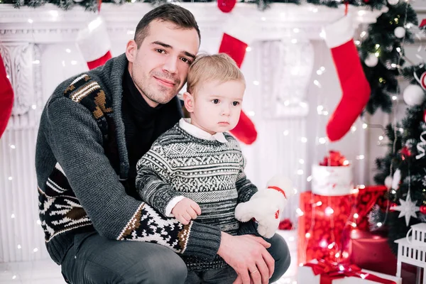 Familj Barn Jul Mas Kärlek Koncept Lycklig Far Med Bedårande — Stockfoto