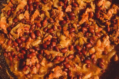 Sebze ve et Pan ile kırmızı fasulye yakın çekim