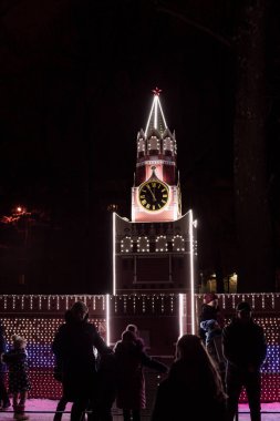 Dünyanın simgesel olarak dekorasyon Gomel şehir Festivali yeni yıl kutlamaları sırasında aydınlatma..