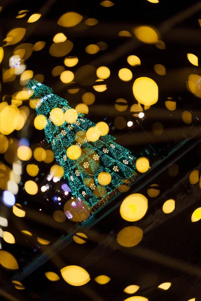 Vista Grande Albero Natale Con Ghirlande Luminose Sulla Strada Gomel — Foto Stock