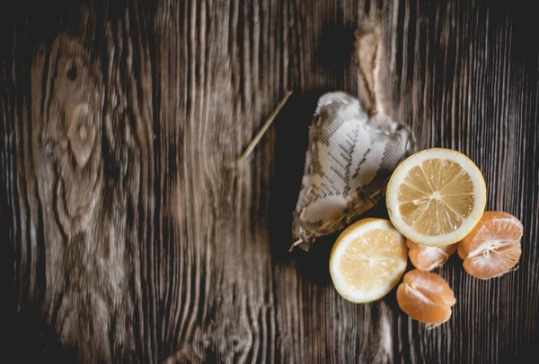 Diferentes Cítricos Maduros Sobre Fondo Madera —  Fotos de Stock