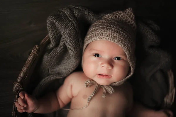 Portrait Bébé Garçon Bonnet Tricoté — Photo