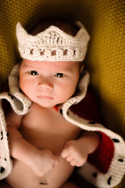 Close Baby Boy Knitted Crown Cloak — Stock Photo, Image